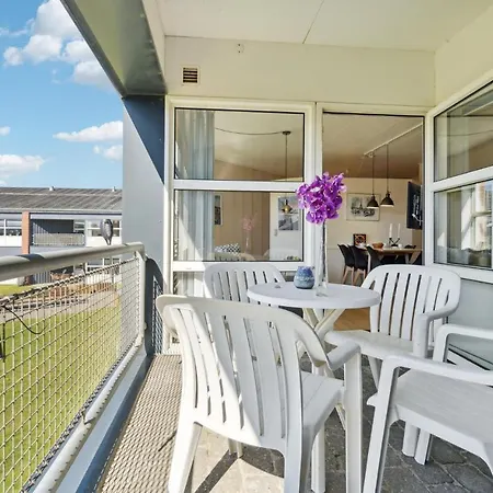 Apartment Bad, Lejl, 109